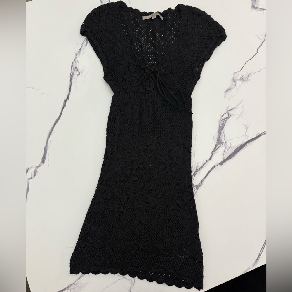 Guess Black Sheath Mini Dress V-Neck Cap Sleeve